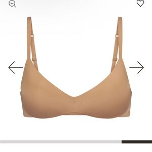 Push-up plunge bra wireless form